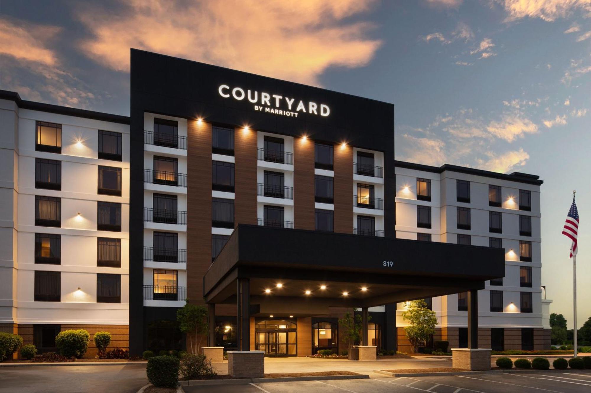 Courtyard Louisville Airport Buitenkant foto